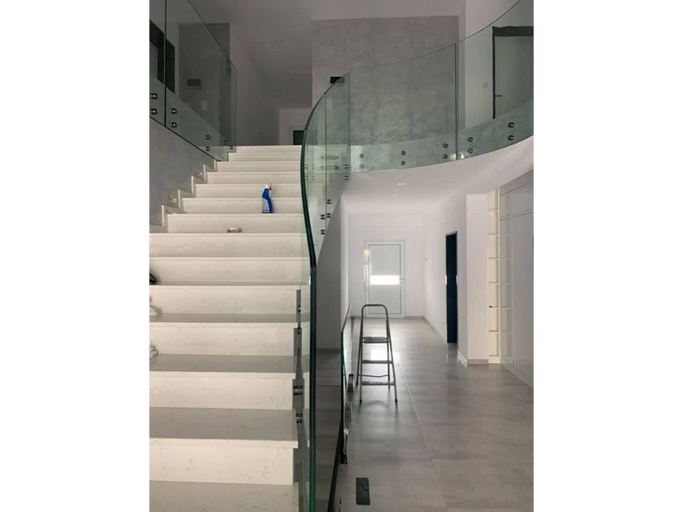 Tempered curved glass