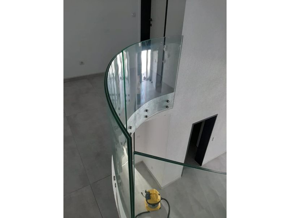 Tempered curved glass